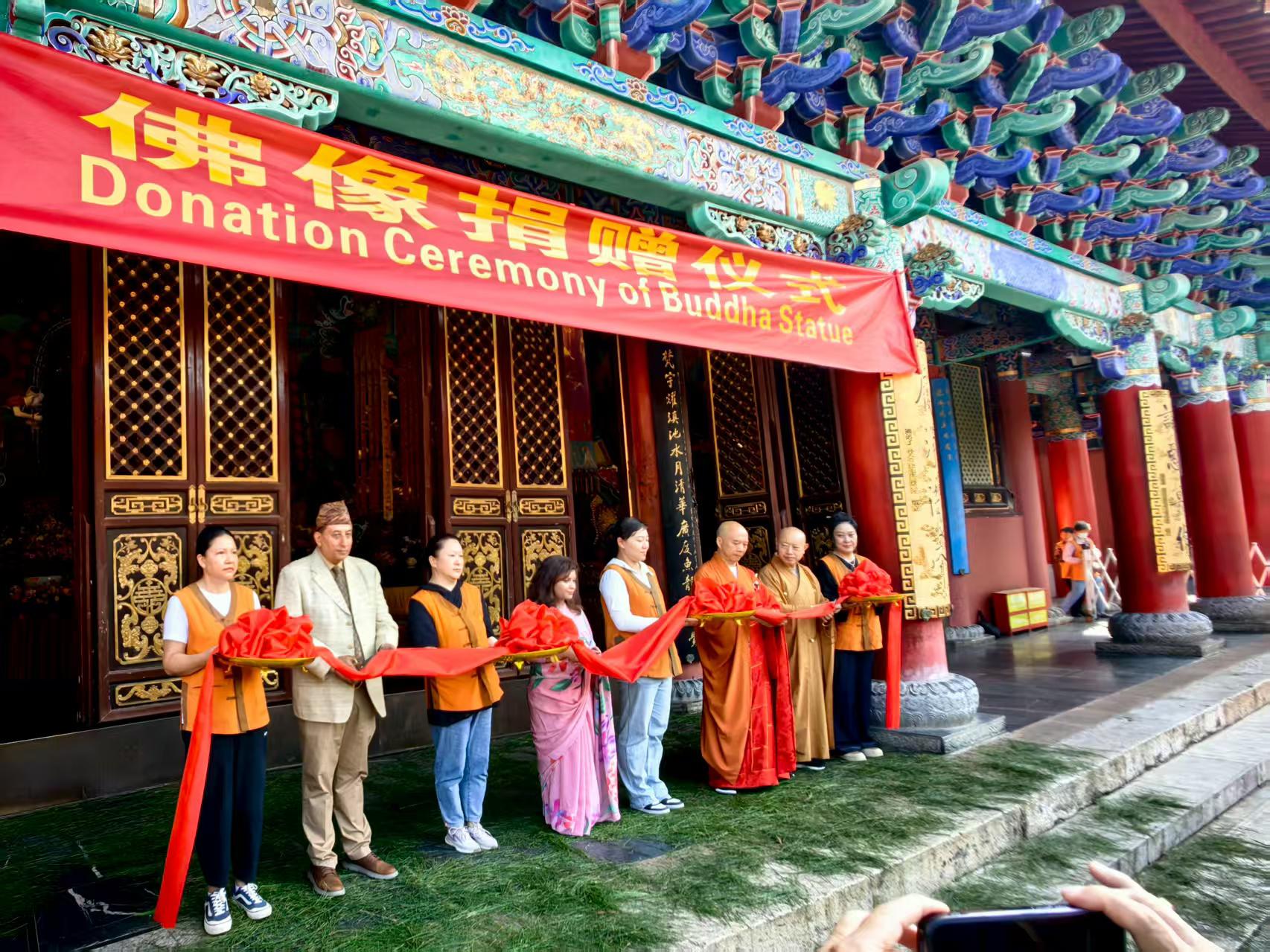 Nepal gifts 70 kg Buddha statue to China to mark 70th Anniversary